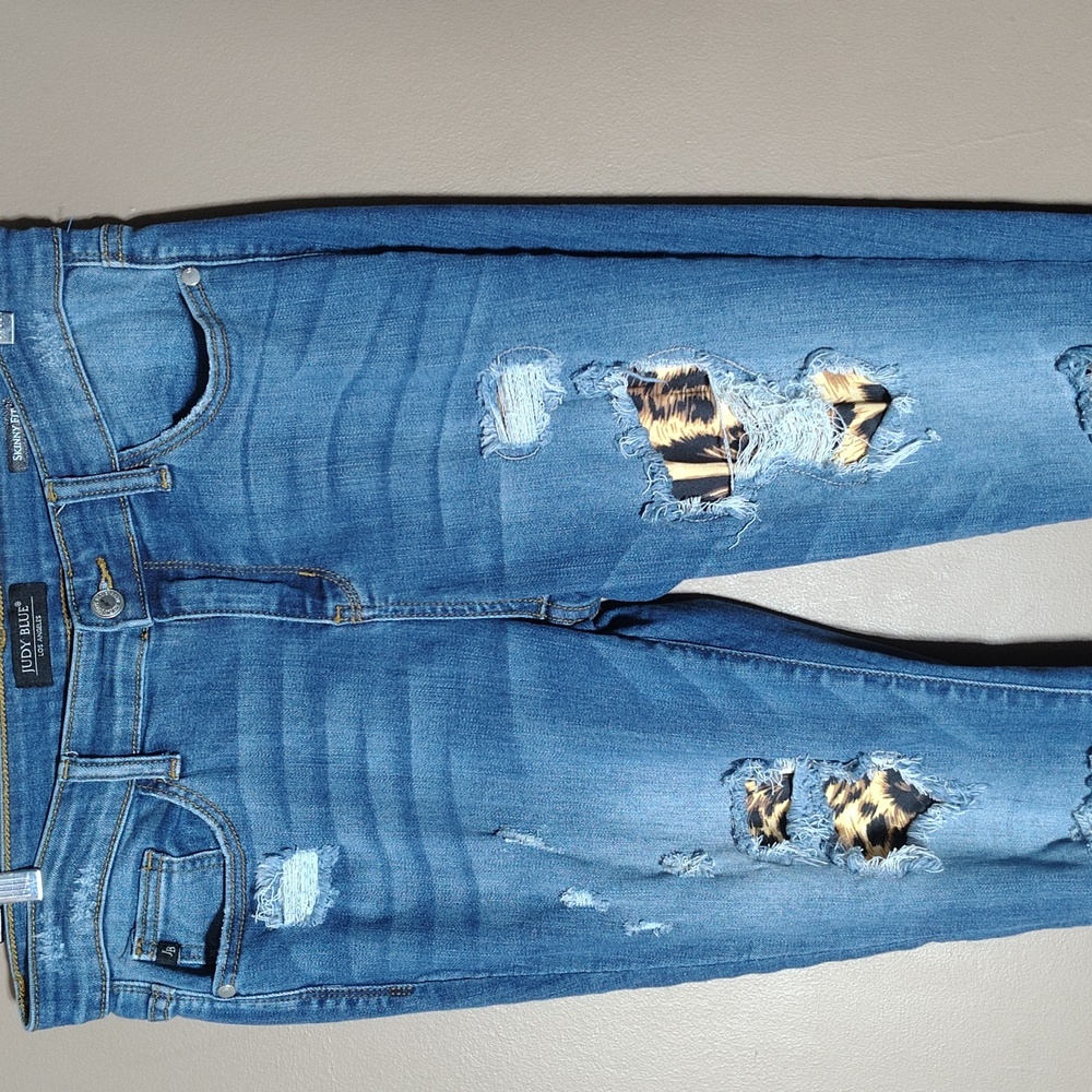 Judy Blue Distressed Animal Print Skinny Fit Jeans Size 11/30 - Picture 3 of 11